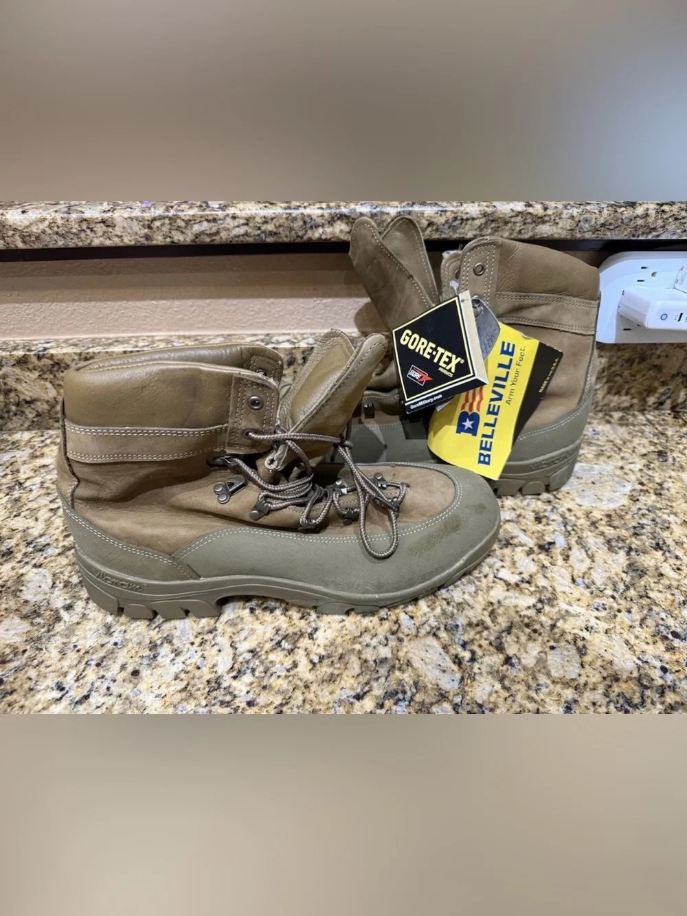 Belleville MCB 950 Boots Mens 13.5 W GoreTex Vibram Mountain Combat Hiking USA